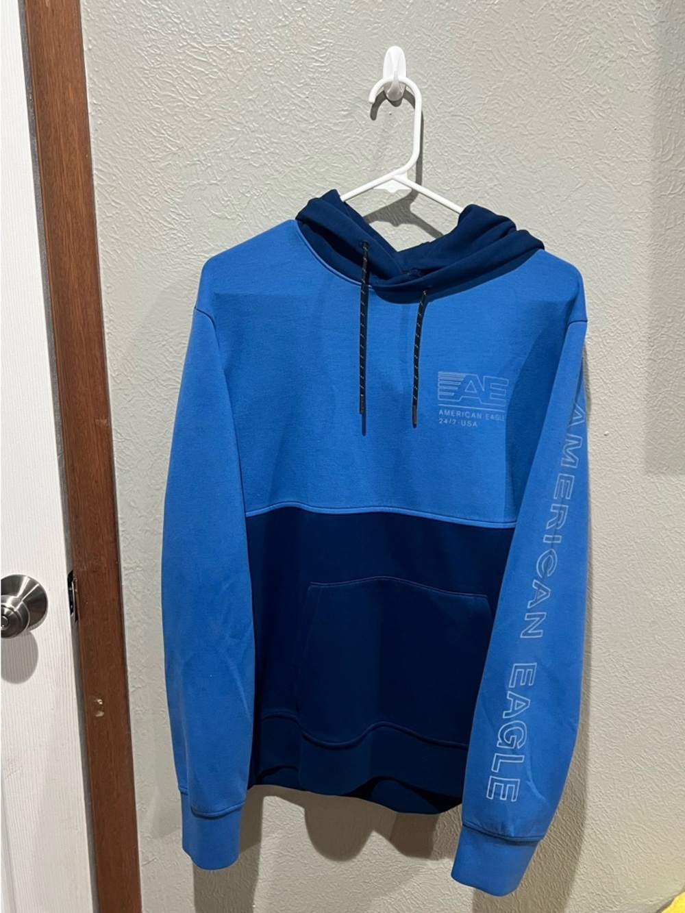 American Eagle Outfitters Blue Two-Tone Hoodie with Navy Accents Size M EUC